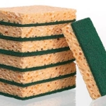 Éponges et grattoirs